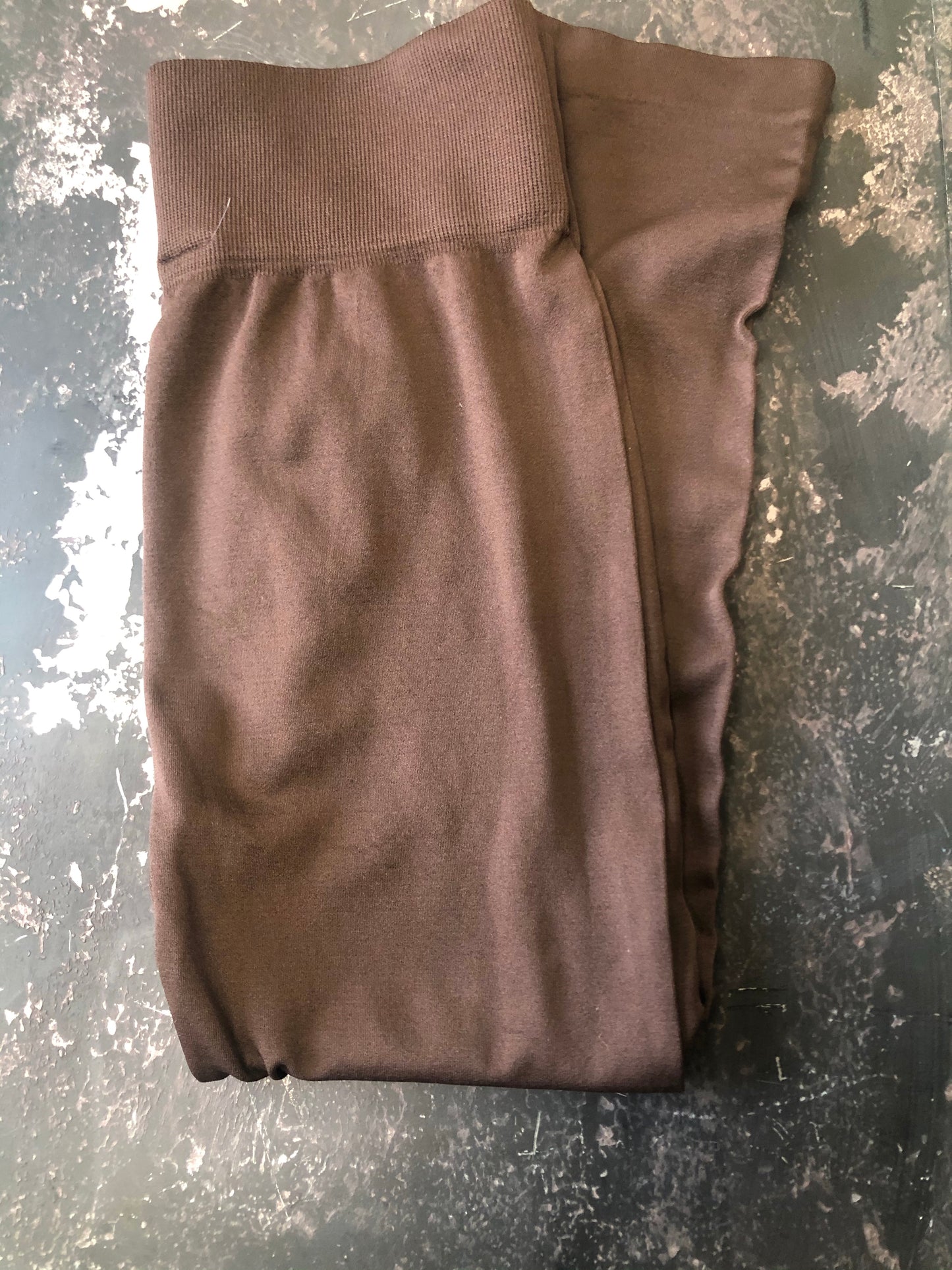 Yelette Nylon Capris