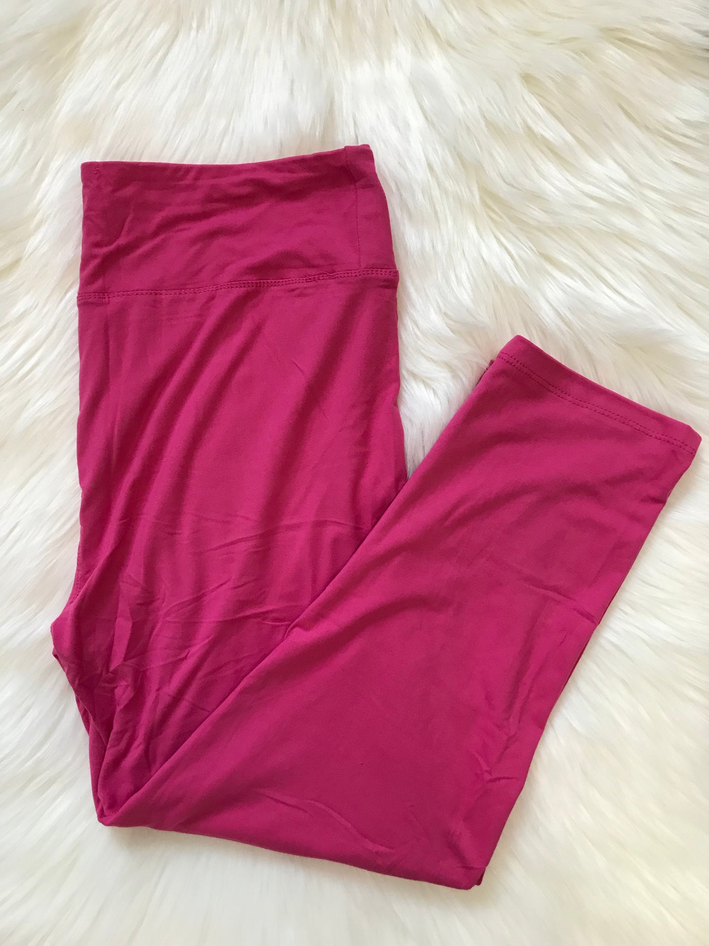 Fuchsia Yoga Band Curvy Capri Leggings