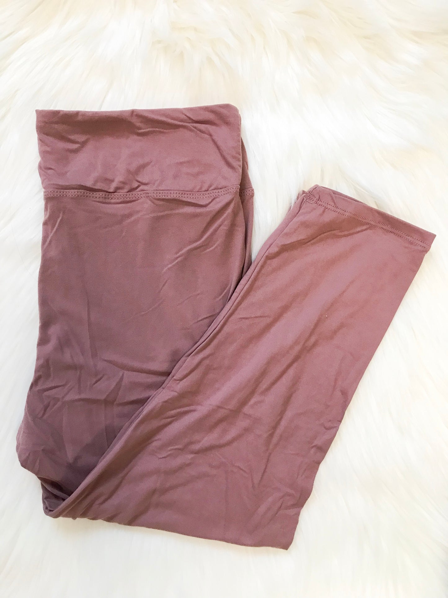 Mauve Curvy Capri Yoga Band Leggings