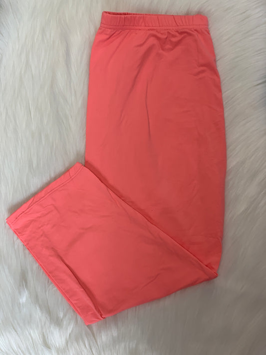 Coral Curvy Capri Leggings