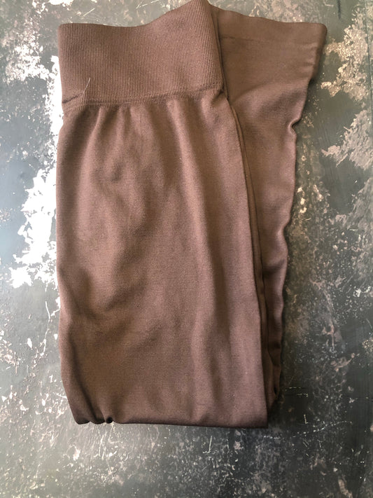 Yelette Nylon Capris